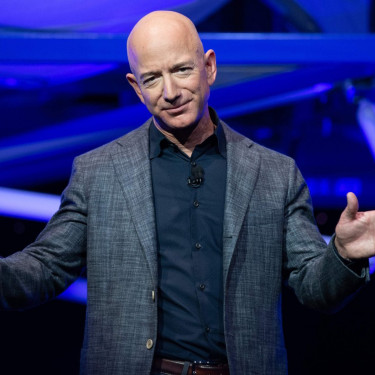 Sau khi từ chức CEO Amazon, Jeff Bezos đã giàu lại giàu thêm, vượt xa Elon Musk